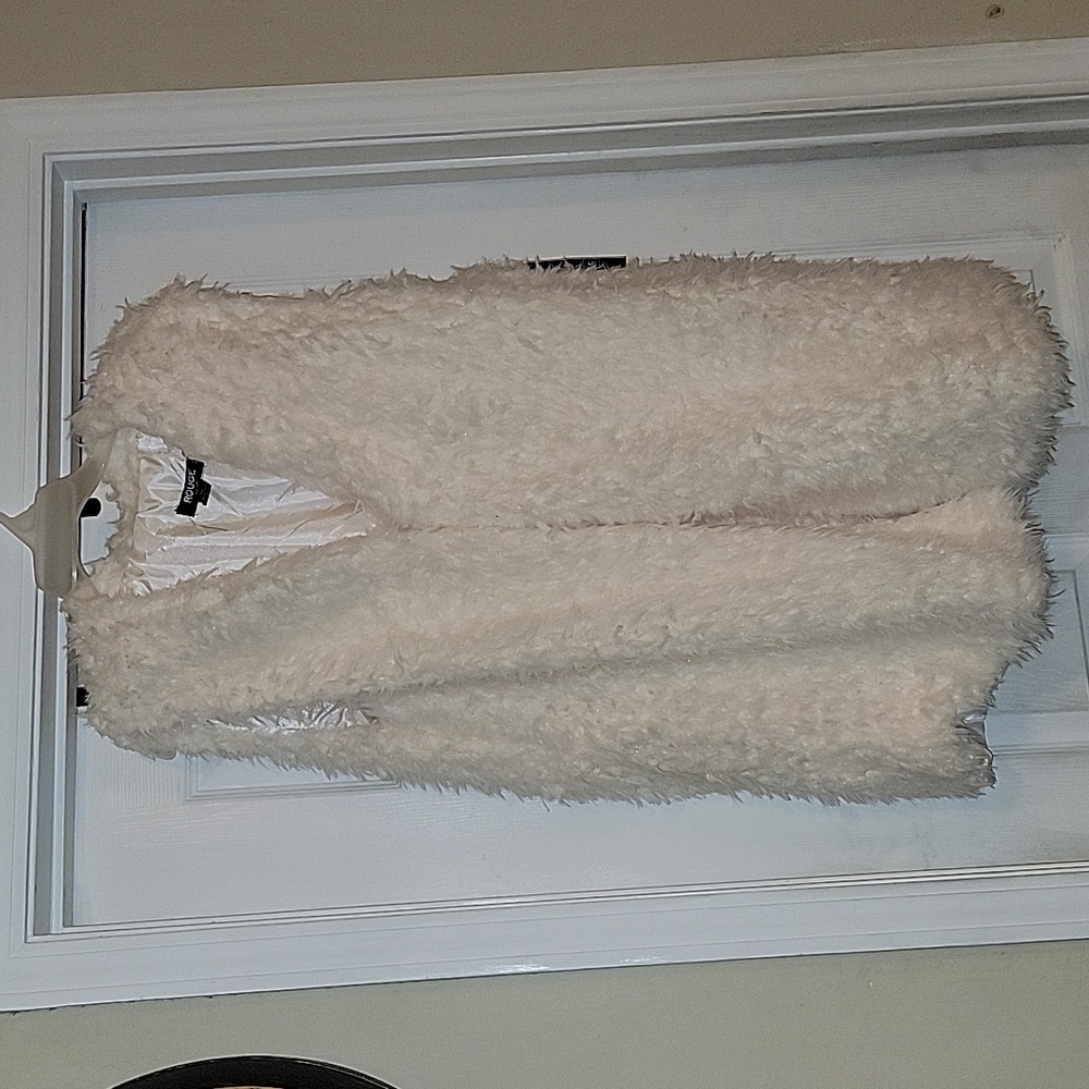 Cream fury vest size 3x